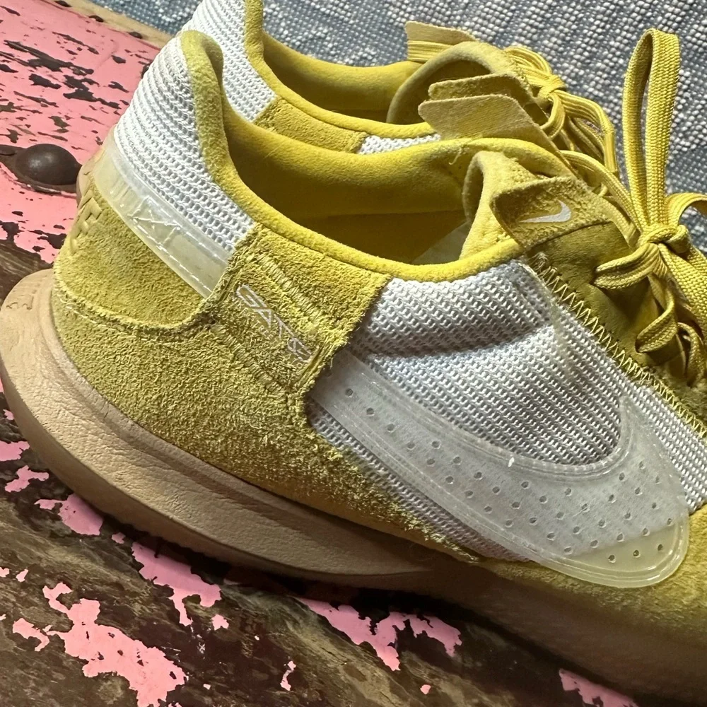 NIKE Women’s yellow street gato sneakers sz 8.5